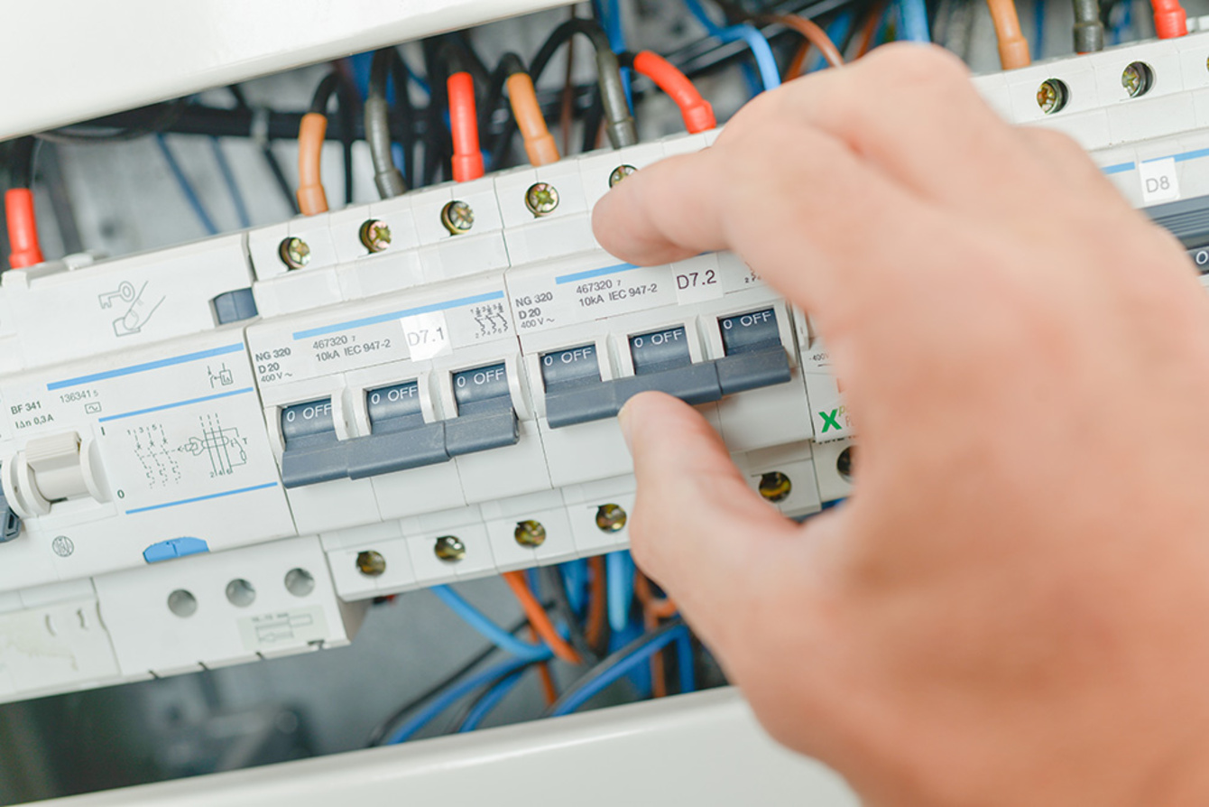 Elektro­installation bei Elektrotechnik Neudietendorf in Neudietendorf